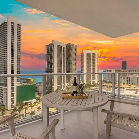 Wrap Around Balcony - Paradise Beach - Amazing Pools